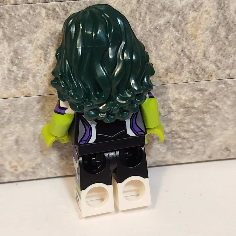 LEGO Marvel Super Heroes She-Hulk Jennifer Walters Minifigure Purple Suit sh897